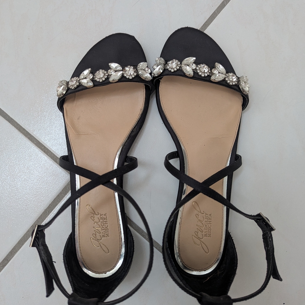 Jewel Badgley Mischka Black Cross Strap Sandals Size 6.5